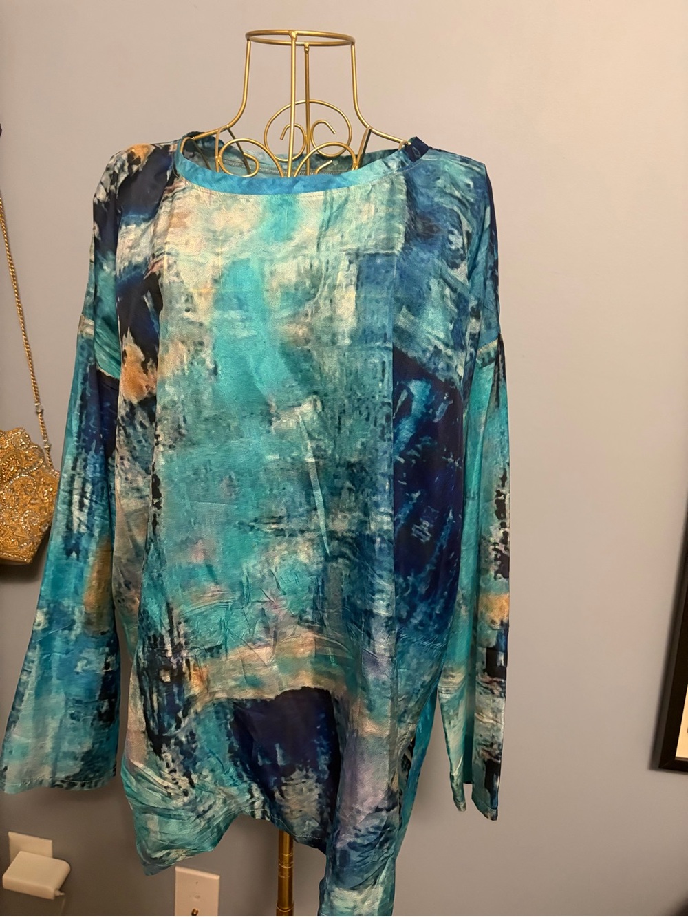 Women's Blue Abstract Print Long Sleeve Top